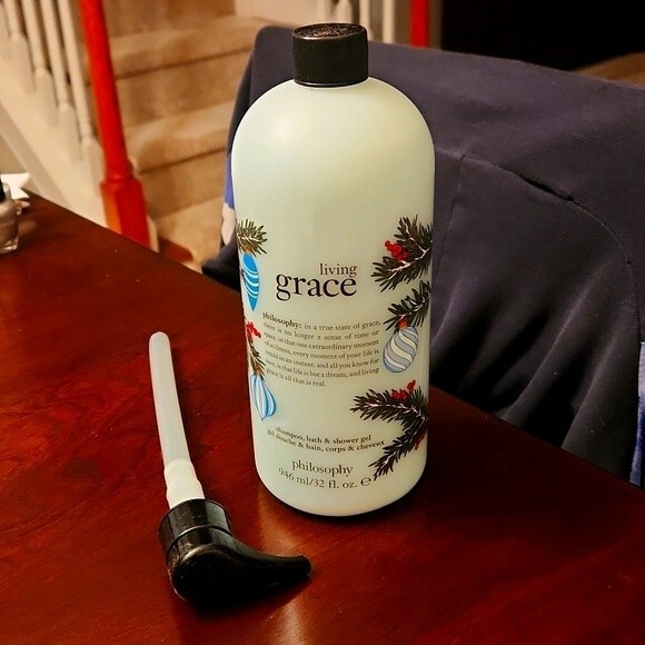 Philosophy Living Grace 32oz Holiday Edition 3-in-1 Body Wash w/ Pump NEW! - Picture 1 of 7